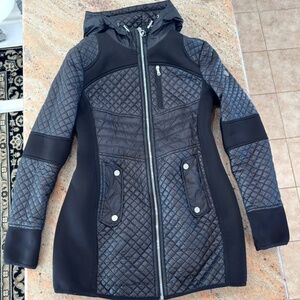 MICHAEL KORS Women's Black Mixed Media Coat Hooded Quilt Jacket Silver Logo Sz M